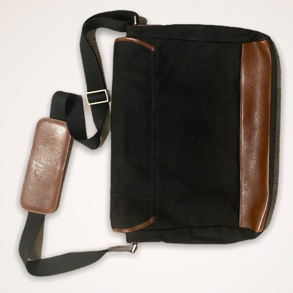 NWOT Trafalgar Messenger Bag Leather and Canvas - Picture 2 of 5